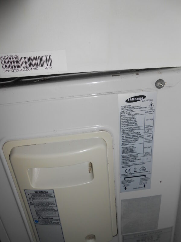 Vendo condizionatore Samsung Esterna AQ12UGDX con monosplit AQ12UGDN 12000 BTU