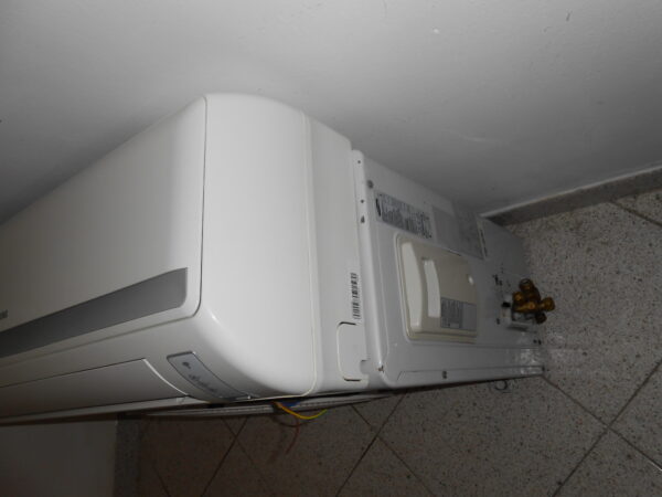 Vendo condizionatore Samsung Esterna AQ12UGDX con monosplit AQ12UGDN 12000 BTU