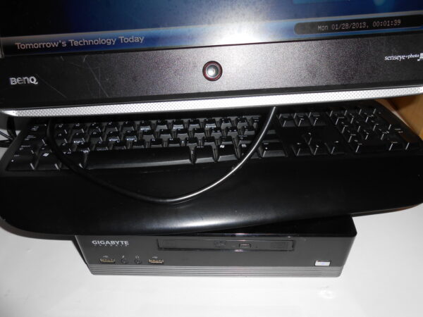 Vendo Desktop Gigabyte Chassis